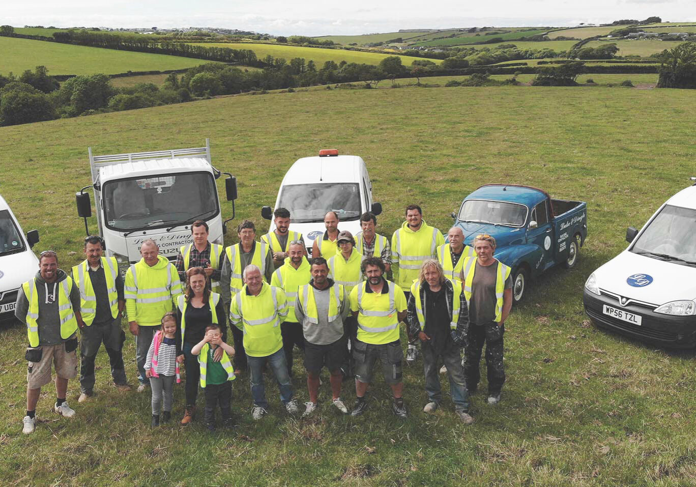 Luke-and-Dingle-team-photo lighter